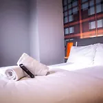 Easyhotel 3*