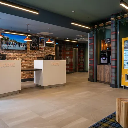 Easyhotel 3*