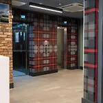 Easyhotel 3*