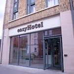 Easyhotel 酒店