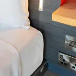 酒店 Easyhotel 3*