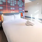 Easyhotel 3*