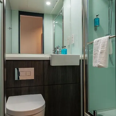 Easyhotel