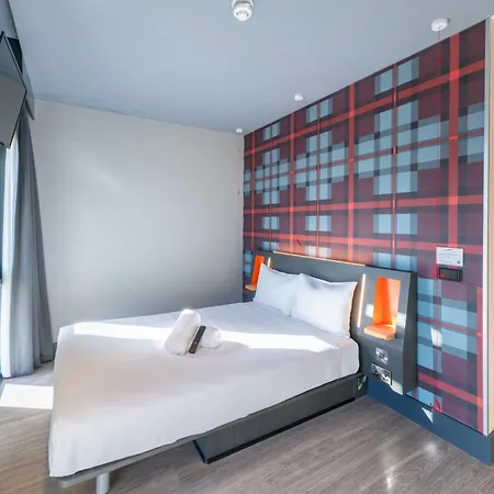 Easyhotel 3* دبلن
