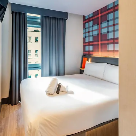 Easyhotel فندق