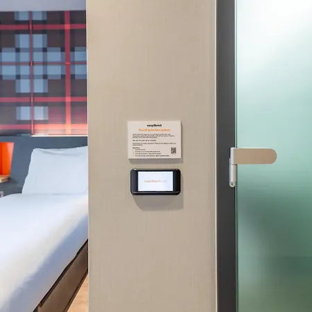 Easyhotel 3* دبلن