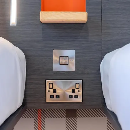 Easyhotel
