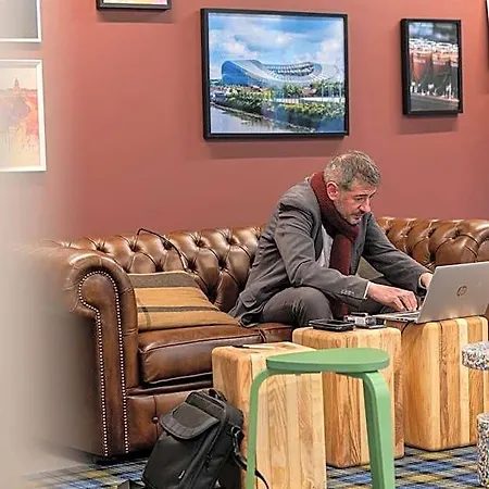 Easyhotel