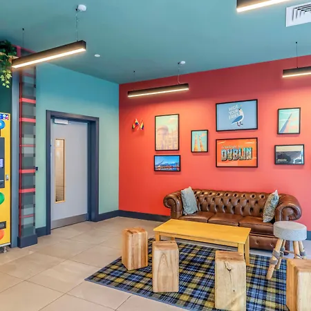Hotel Easyhotel 3*