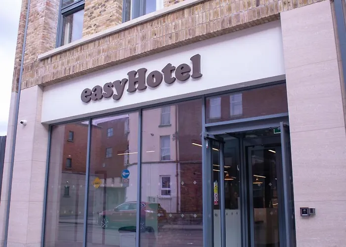 Easyhotel ホテル