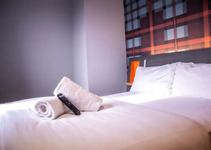 Easyhotel 3*