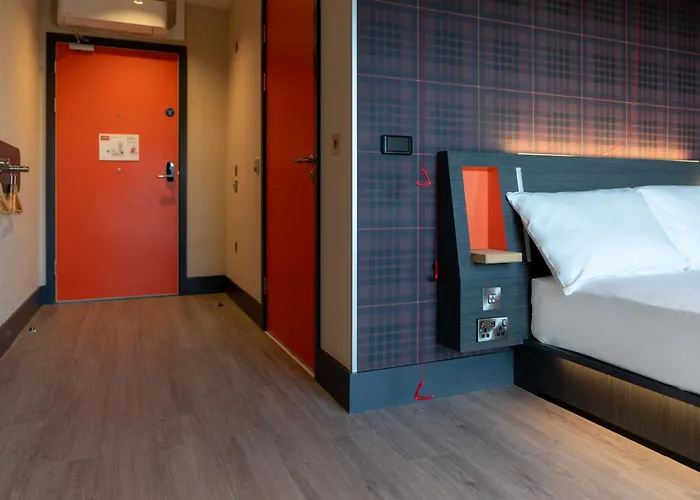 Easyhotel Szálloda 3*