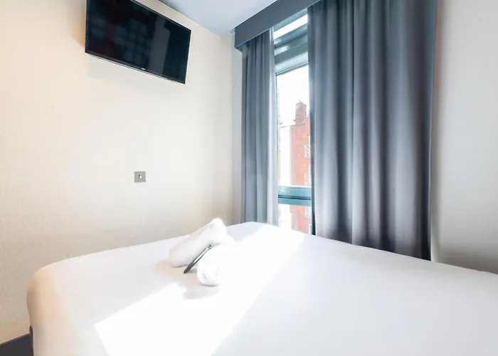 ホテル Easyhotel 3*