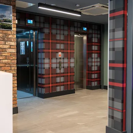Easyhotel 3*