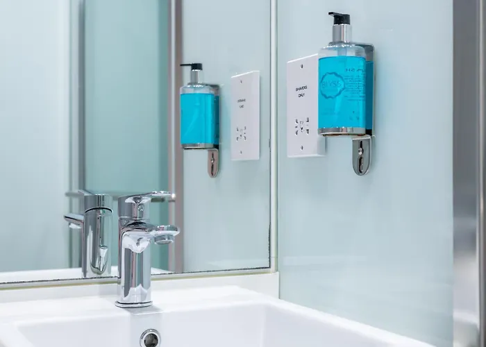 Easyhotel ホテル 3*