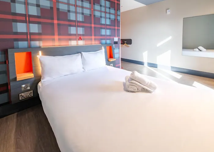Easyhotel 3*