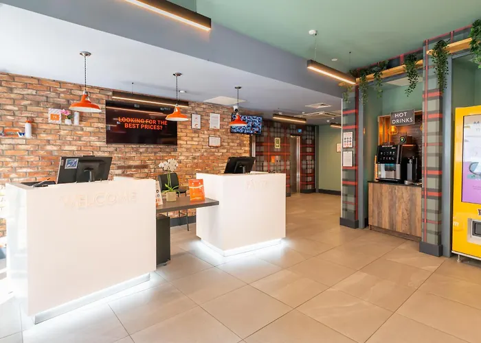 מלון Easyhotel 3*